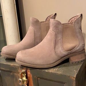 Ugg bootie